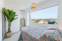 Apartment near the Madrague harbor. Sublime sea view
