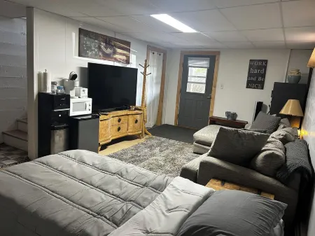 Rustic Riverfront Studio on the White River & OHV trail outside of Meeker w/WiFi