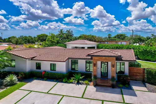 Miami Springs Located in Heart of Miami