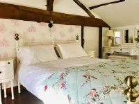 La Blatière Farmhouse-Pool, Sauna&Gym-Games Room.Rural Setting Close to it All.