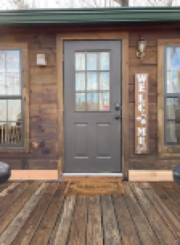 Cozy cabin in the woods! Pets welcome!