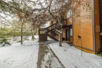 Lofted 2+Bdrm, Amenities Galore!