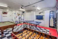 Game room, Kids wing, Dog Friendly, Heated Pool, 25ft Boat Parking.