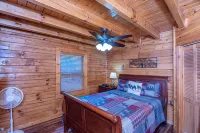 Reduced Rates in August! Cozy Cabin in Between Pigeon Forge and Gatlinburg
