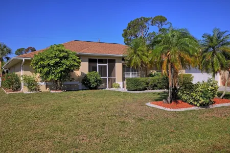 Huge Port Charlotte Pool Home Close to resort and Downtown PUNTA GORDA. Отели рядом с достопримечательностью «Кидстар Парк»