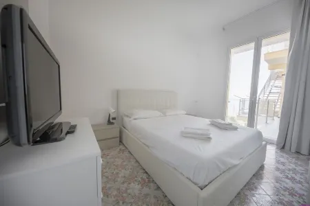 Villa Francesca Sicily 16, Apartment in Villa on the sea