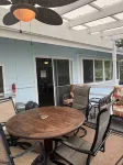 Charming Surfer's dream Hawaiian Home near Lyman Beach on Ali'i Drive