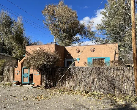 Cozy, peaceful home in quiet neighborhood. Permit #03015 Hotels in Alamosa