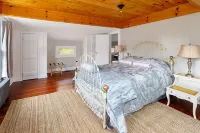 Catskill dreamy pet friendly country house  for a unique getaway experience.