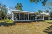 Relax at the Lakehouse with a Dock