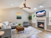 Renovated Modern Townhome in the heart of Holladay Hotels in Holladay