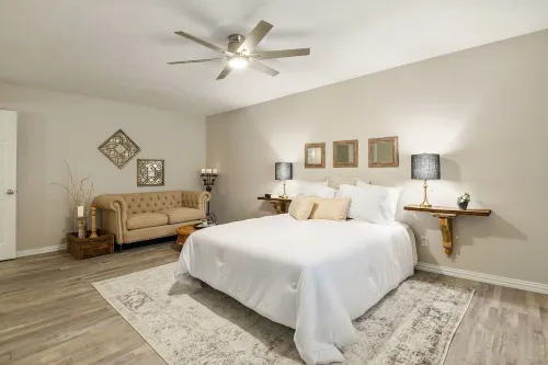 4 Bed, 2 Bath with Tons of Amenities!