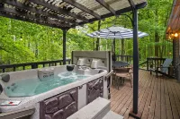 Boho Decor, Quiet, Wooded Lot, Flexible Cancellation Policy