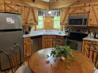 Cozy Cabin located close to Shenandoah National Park, Wineries, and Breweries.