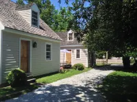 Location, Location, Location! - W Melson House - Beautiful - In Town St Michaels Hotel dekat 1879 Hooper Strait Lighthouse