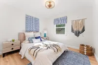 Newly Renovated Comfortable 4 Bds Houses in LA