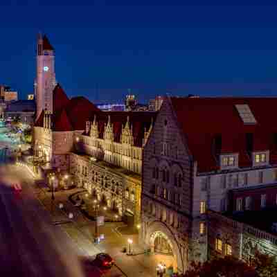 St. Louis Union Station Hotel, Curio Collection by Hilton Hotel Exterior