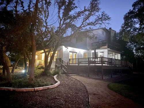 Quiet Farmhouse surrounded by 50 acres