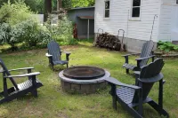 Cozy Cottage Hotels in Hamlin Township