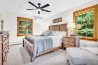 Ursa Major House - Quiet family getaway, minutes from skiing, hiking, biking.