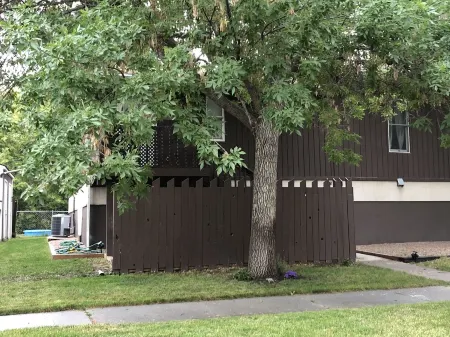 Large 3 bedroom Great Falls get away Отели в г. Cascade County