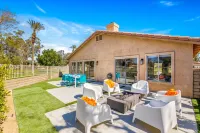 Newly renovated DESERT RETREAT *Private oversized Pool* Walk to Stagecoach