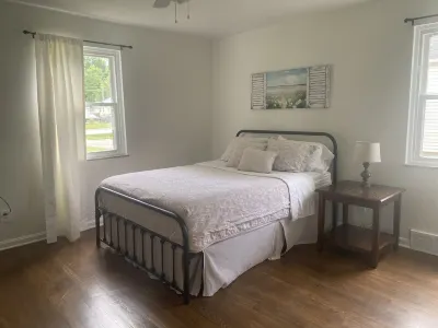 Gorgeous Ranch Home in Beautiful Westlake Ohio- No Cleaning Fee!