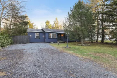 Enchanted Castle - Unique & Charming Getaway - Kalahari, Camelback, & Casino Community Church附近的飯店