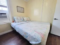 DB 10 High Tide--1 BR Cottage, Living Room, Kitchenette, Walk to Beach, Dogs OK!