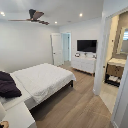 Pickleball Dream - All New, Modern Condo in Sea Colony. 10mins walk to the beach