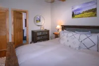 3br/2Ba,Mt view,hot tub,free shuttle!Summer is on the way!