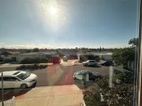 Mission Valley Studio, canyon view, with WiFi and AC, Close to Everything in SD