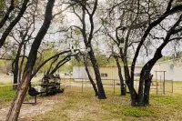 Natalia TX. Family Getaway!!