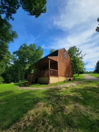 Rustic Private Cabin on 30 acres w/Loft/Firepit/Secluded/Trails
