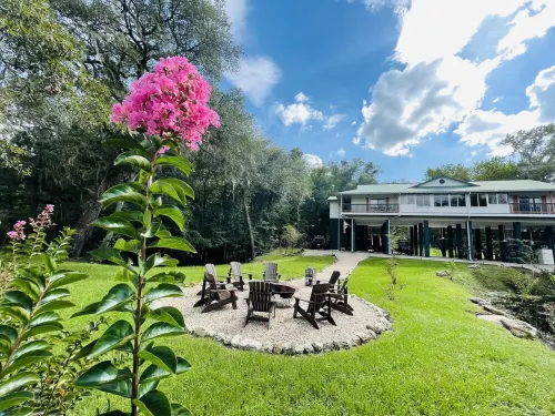 15 ACRE RIVER FRONT CABIN HOUSE ON THE SUWANNEE, WITH SPRING WALKING DISTANCE