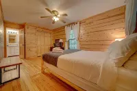 Mountain Top Retreat - Secluded Mountain Cabin Close to North Carolina!