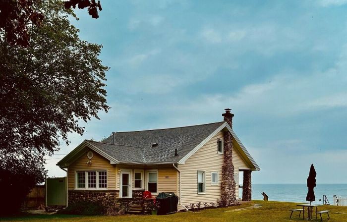 Lakeside Paradise! A charming blend of cozy comfort and beachfront bliss!