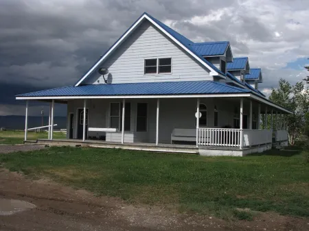 Comfortable basement apartment on Little Sheep Creek at foot of Lima Peaks