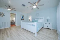 Texas Paradise! Enjoy sunrises, sunsets & waterfront views in one place.