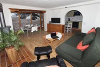 Nice, lovingly completely renovated apartment right below the Karwendel. - Wifi
