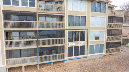 3 BR Lake Front Baypoint Condo, Pool, Boat Slip in Osage Beach, MO, MM 24 1/2