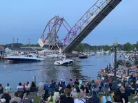 Quaint recently renovated house walking distance to  Lake Shore Park. Hotels in Ashtabula