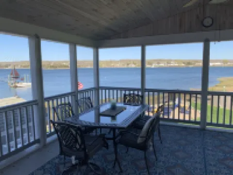 Newport County waterfront home with hot tub!  Use of 3 kayaks included! Hotels in Portsmouth