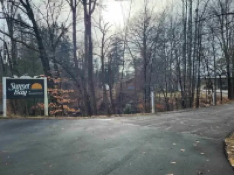 Charming Lakefront Studio Condo Hotels in Laconia