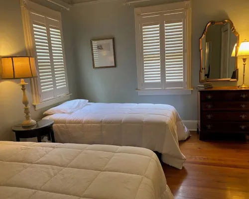 Elegant Historic Cottage in Downtown Edenton Hotels in Edenton