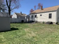 New!Quaint & Convenient Hideaway: Great Location