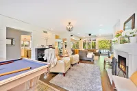 La Jolla Beach House. 2 Minute Walk to the Beach!