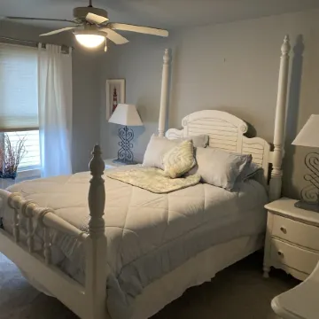 Perfect Beach House; Majestic Ocean Views, less than 100 steps to beach