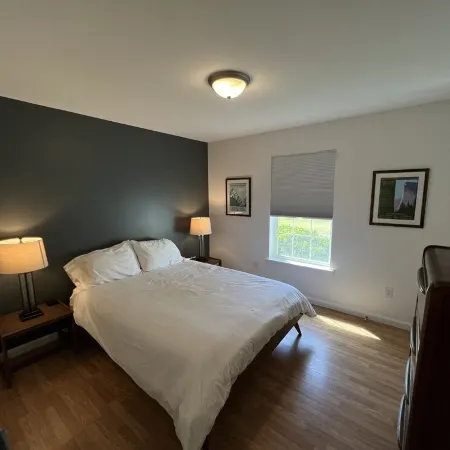 Relaxing 2 bedroom home minutes away from PMRP