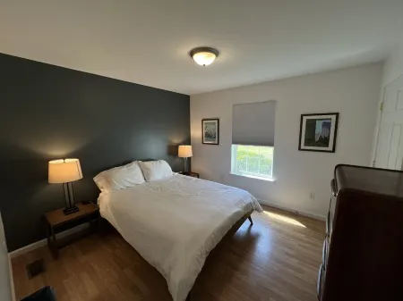 Relaxing 2 bedroom home minutes away from PMRP